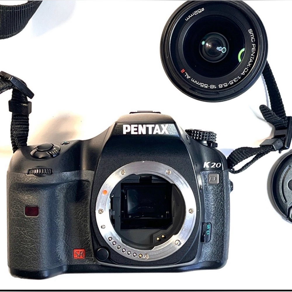Pentax K20 Black Digital SLR Camera with Wide Angle and Telephoto Lenses - Picture 8 of 9